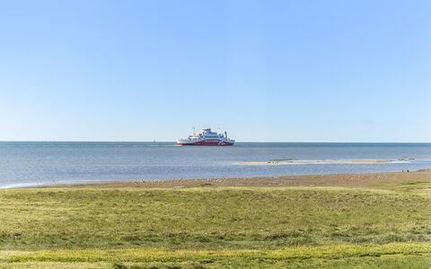 Nadua - 25M from the Sea: Himmel, Blau, Wasser, Horizont, Boot, Watercraft, Meer, Ökoregion, Küsten Und Ozeanische Forms, Ozean