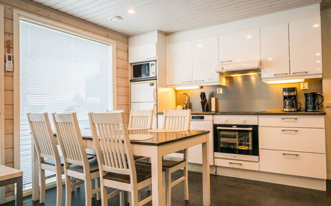 Parashimos B: Holz, Interior Design, Decke, Möbel, Flooring, Countertop, Zimmer, Beleuchtung, Küche, Holzboden