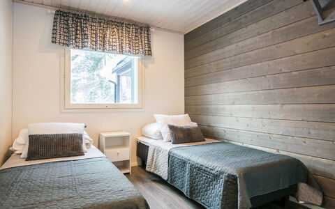 Parashimos B: Holz, Flooring, Fussboden, Interior Design, Decke, Zimmer, Schlafzimmer, Holzboden, Zuhause, Bett