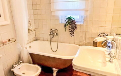 Il Sogno Toscano: Flooring, Armatur, Interior Design, Badezimmer, Fussboden, Installation, Zapfhahn, Badewanne, Sinken, Bad Sink