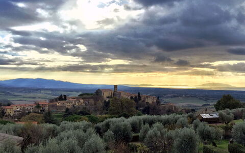 Il Sogno Toscano: Himmel, Natur, Horizont, Landschaft, Wiese, Einfach, Ländliches Gebiet, Grundstueck, Abend, Morgen