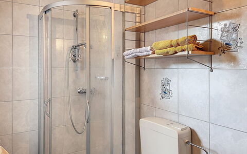 Viechtach 646: Flooring, Armatur, Badezimmer, Interior Design, Fussboden, Installation, Zimmer, Zapfhahn, Dusche, Duschkopf