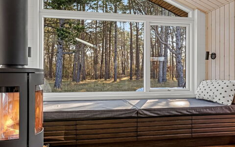 Frudde - 500M from the Sea: Flooring, Holz, Interior Design, Fussboden, Holzboden, Möbel, Zuhause, Holzbeize, Hartholz, Wohnzimmer