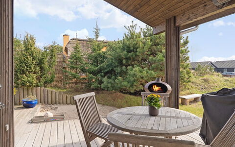 Minka - 500M from the Sea: Möbel, Holz, Interior Design, Flooring, Fussboden, Stuhl, Zimmer, Decke, Wohnzimmer, Wohnung