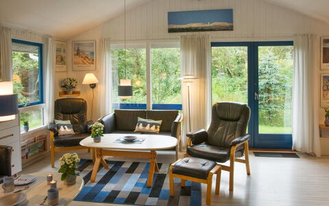 Nis - 900M from the Sea: Möbel, Interior Design, Holz, Flooring, Decke, Couch, Fussboden, Wohnzimmer, Zimmer, Zuhause