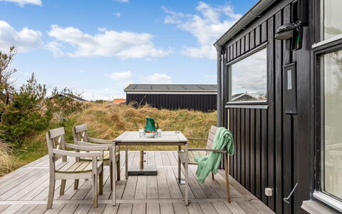 Enni - 350M from the Sea: Möbel, Holz, Interior Design, Flooring, Fussboden, Stuhl, Zimmer, Decke, Wohnzimmer, Wohnung