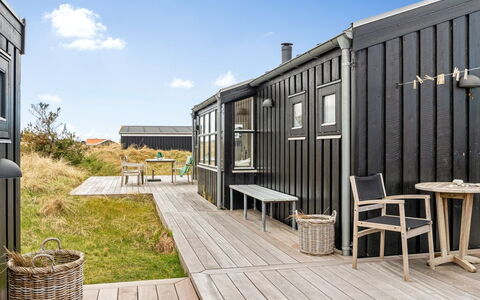 Enni - 350M from the Sea: Möbel, Holz, Interior Design, Flooring, Fussboden, Stuhl, Zimmer, Decke, Wohnzimmer, Wohnung