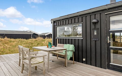 Enni - 350M from the Sea: Möbel, Holz, Interior Design, Flooring, Fussboden, Stuhl, Zimmer, Decke, Wohnzimmer, Wohnung