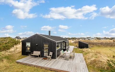 Enni - 350M from the Sea: Möbel, Holz, Interior Design, Flooring, Fussboden, Stuhl, Zimmer, Decke, Wohnzimmer, Wohnung