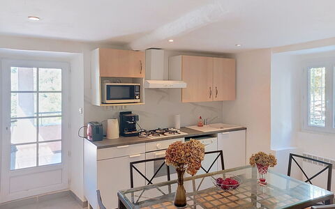 Casa Giuliani: Möbel, Interior Design, Flooring, Holz, Fussboden, Küche, Stuhl, Countertop, Beleuchtung, Zimmer