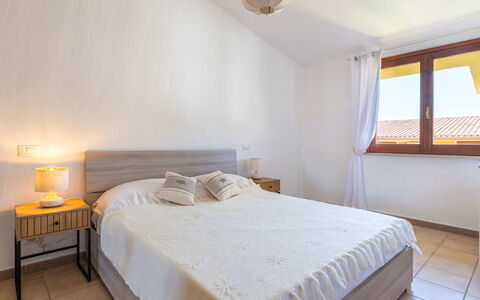 Fortuna: Bett, Interior Design, Flooring, Fussboden, Schlafzimmer, Möbel, Holz, Zimmer, Decke, Bedding