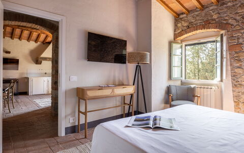 Maison Badia a Passignano: Wand, Möbel, Interior Design, Schlafzimmer, Zuhause, Flooring, Bett, Bettdecke, Fussboden, Bedding