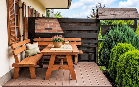 Klippitztörl 8: Möbel, Holz, Gartenmöbel, Tabelle, Tisch Im Freien, Hartholz, Holzbeize, Blumentopf, Deck, Garten