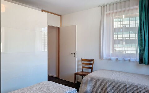 Residenza Eride - Apt.4: Flooring, Wand, Fussboden, Interior Design, Holz, Decke, Bett, Zimmer, Beleuchtung, Schlafzimmer