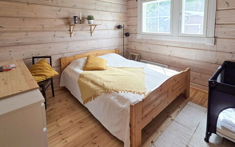 Sirula: Möbel, Bett, Schlafzimmer, Holz, Interior Design, Flooring, Fussboden, Zuhause, Zimmer, Decke