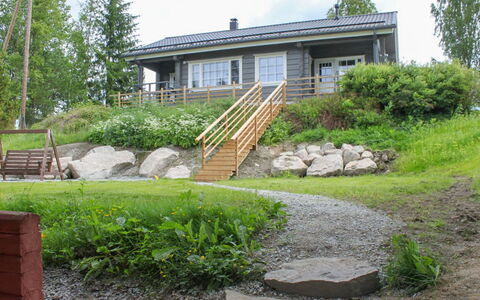 Sirula: Strauch, Haus, Zuhause, Grundstueck, Hütte, Garten, Ground, Landscaping, Abstellgleis
