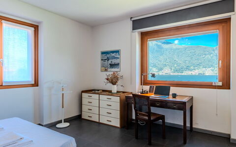 La Torre a Dorio: Interior Design, Decke, Möbel, Zimmer, Flooring, Beleuchtung, Fussboden, Wohnung, Bilderrahmen, Hartholz