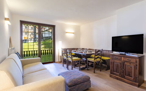Villa Adele: Interior Design, Flooring, Decke, Fussboden, Möbel, Couch, Zimmer, Wohnung, Wohnzimmer