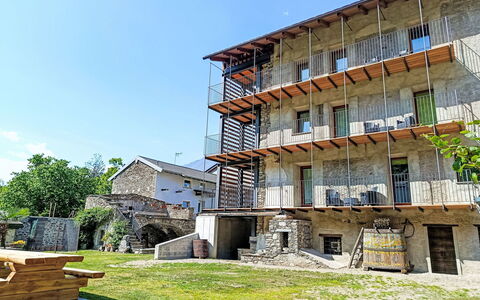 Valtellina 646: Wasser, Baum, Schwimmbad, Resort, Garten, Eco Hotel, Schatten, Landscaping, Tropen