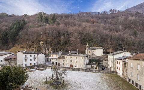 Valtellina 646: Wasser, Baum, Schwimmbad, Resort, Garten, Eco Hotel, Schatten, Landscaping, Tropen