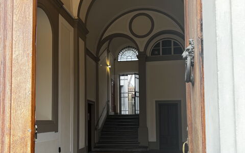 Maison D'Alice: Decke, Bogen, Interior Design, Glas, Formen, Säule, Daylighting, \Arkade, Villa