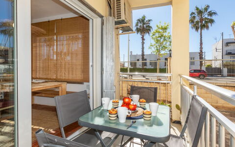 La Esmeralda: Wohnung, Balkon, Küste, Eigentumswohnung, Strandresort, Resort, Zaun, Ferienort, Hotel, Geländer