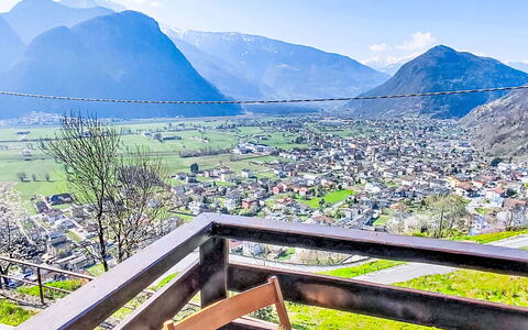 Carla & Ninni: Wohnung, Balkon, Küste, Eigentumswohnung, Strandresort, Resort, Zaun, Ferienort, Hotel, Geländer