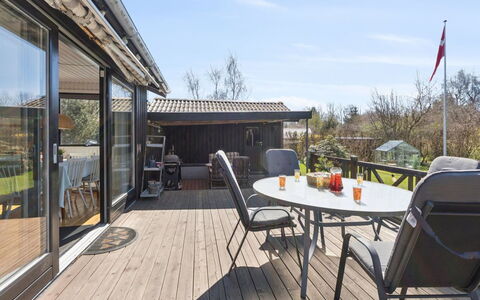 Emelita - 1.1Km from the Sea: Zuhause, Hütte, Veranda, Abstellgleis, Bauernhaus, Outdoor Struktur