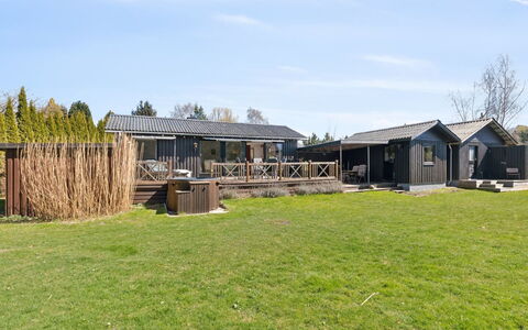 Emelita - 1.1Km from the Sea: Zuhause, Hütte, Veranda, Abstellgleis, Bauernhaus, Outdoor Struktur
