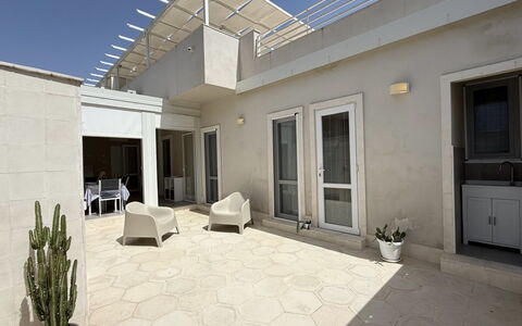 Casa Amare: Gartenmöbel, Stuhl, Wohnung, Schatten, Hof, Terrasse, Beton, Balkon, Design, Zimmerpflanze