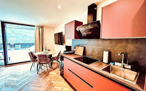 Alpenzeit: Flooring, Interior Design, Möbel, Fussboden, Wohnung, Küche, Countertop, Holzbeize, Cabinetry, Hartholz