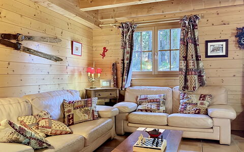 La Suisse Normande: Möbel, Interior Design, Holz, Flooring, Decke, Zimmer, Fussboden, Wohnzimmer, Zuhause, Beleuchtung