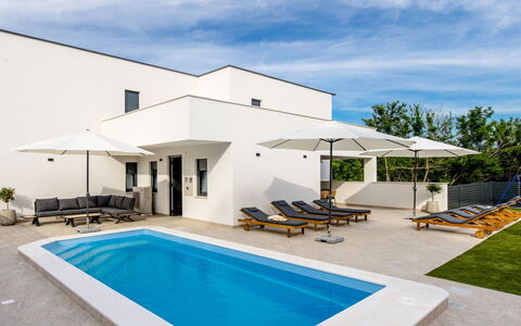 Antica: Schwimmbad, Verbundwerkstoff, Gartenmöbel, Freizeit, Resort, Estate, Regenschirm, Schatten, Eco Hotel, Villa