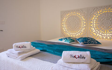 Sweet Dreams Home in Otranto: Möbel, Interior Design, Schlafzimmer, Bett, Fussboden, Bedding, Textil, Bettdecke, Zimmer, Flooring