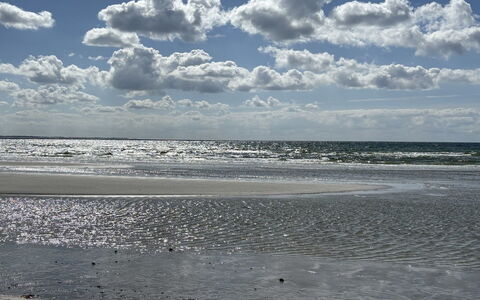 Gizelle - 200M from the Sea: Blau, Himmel, Wolke, Daytime, Gewässer, Wasservorräte, Natürlichen Umgebung, Horizont, Strand