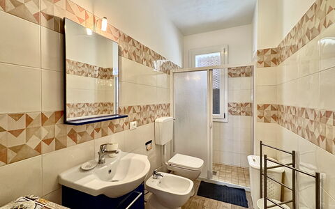 Villa Marzia: Flooring, Fussboden, Interior Design, Fliese, Armatur, Badezimmer, Decke, Installation, Keramik