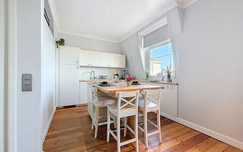 Seastar: Möbel, Flooring, Interior Design, Fussboden, Holzboden, Küche, Holz, Decke, Countertop, Küche & Esszimmer Tisch