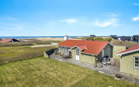 Ovine - 200M from the Sea: Schwimmbad, Hotel, Balkon