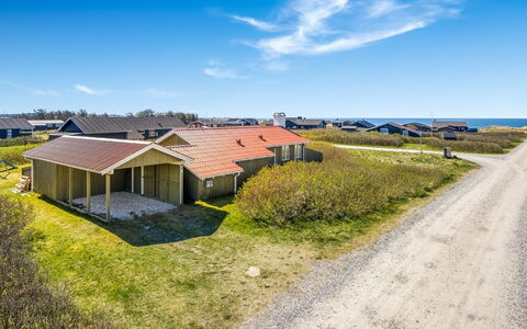 Ovine - 200M from the Sea: Schwimmbad, Hotel, Balkon