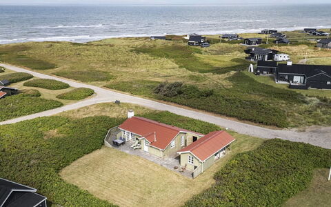 Ovine - 200M from the Sea: Schwimmbad, Hotel, Balkon