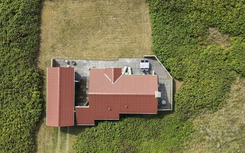Ovine - 200M from the Sea: Dach, Landschaft, Haus, Die Architektur, Zuhause, Wohngebiet, Grundstueck, Ländliches Gebiet, Einfach, Estate