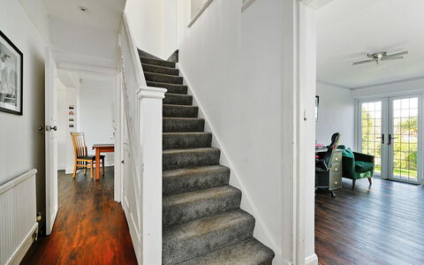 19, South Way: Schwimmbad, Hotel, Balkon