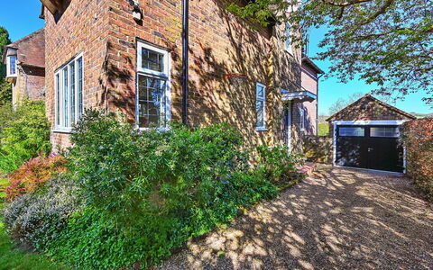 19, South Way: Schwimmbad, Hotel, Balkon