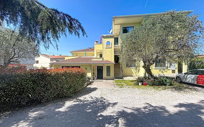 Rovinj 146: Schwimmbad, Hotel, Balkon