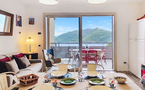 Casa Bel Lago: Schwimmbad, Hotel, Balkon