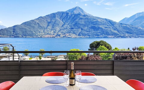 Casa Bel Lago: Schwimmbad, Hotel, Balkon