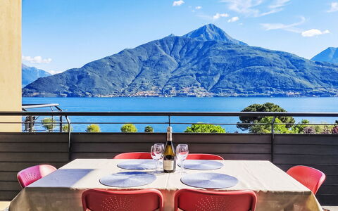 Casa Bel Lago: Schwimmbad, Hotel, Balkon
