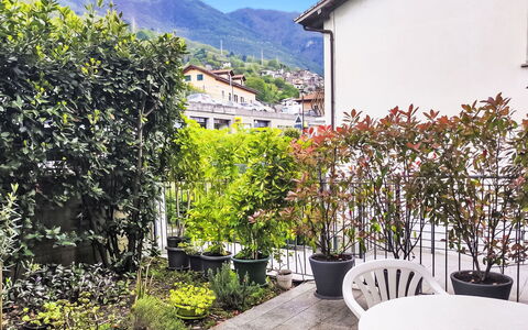 Casa Bel Lago: Schwimmbad, Hotel, Balkon