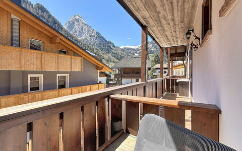 Casa Arnica: Holz, Gebirge, Senke, Alpen, Hartholz, Balkon, Holz, Bergdorf, Holzbeize, Grat