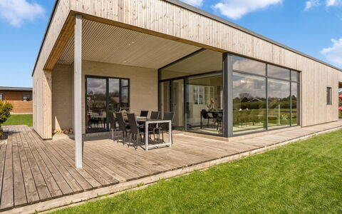 Safir - 200M to the Fjord: Möbel, Holz, Interior Design, Flooring, Fussboden, Stuhl, Zimmer, Decke, Wohnzimmer, Wohnung